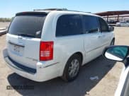 ✅ 2010 Chrysler Town & Country Limited • VIN: 2A4RR7DX5AR321935 • Lot: 42350979. Wystawiony na IAAI z przebiegiem 109 607 mil. Bezpłatny archiwum sprzedaży aukcyjnych z USA i szczegółowy raport historii pojazdu na DreamBid. Zdjęcie 4.