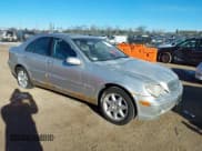 ✅ 2001 Mercedes-Benz C 230/260/280/320 • VIN: WDBRF61J21F054414 • Lot: 41409852. Wystawiony na IAAI z przebiegiem 172 113 mil. Bezpłatny archiwum sprzedaży aukcyjnych z USA i szczegółowy raport historii pojazdu na DreamBid. Zdjęcie 1.