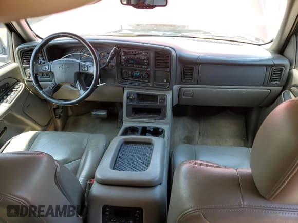 ✅ 2005 Chevrolet Suburban LT • VIN: 3GNFK16Z15G251006 • Lot: 60098725. Listed on Copart with 210,560 mi. Free auction sales archive from the USA and detailed vehicle history report at DreamBid. Image 8.