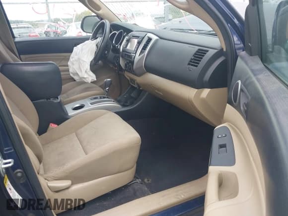 ✅ 2013 Toyota Tacoma PreRunner • VIN: 5TFJU4GN8DX036372 • Лот: 43253074. Опубликован ранее на IAAI с пробегом 261 213 миль. Бесплатный доступ к архиву аукционных продаж из США и подробный отчёт об истории автомобиля на DreamBid. Изображение 5.