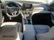 2018 Honda Accord EX-L z VIN 1HGCV1F5XJA085143, wystawiony jako Copart lot #89855015 z przebiegiem 61 704 mil mil oraz Szkoda całkowita • Salvage title. Historia ofert i sprzedaży dostępna na DreamBid. Obrazek 8.