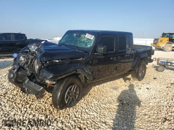 ✅ 2024 Jeep Gladiator Sport S • VIN: 1C6HJTAG6RL115721 • Лот: 43509515. Опубликован ранее на Copart с пробегом 32 111 миль. Бесплатный доступ к архиву аукционных продаж из США и подробный отчёт об истории автомобиля на DreamBid. Изображение 1.