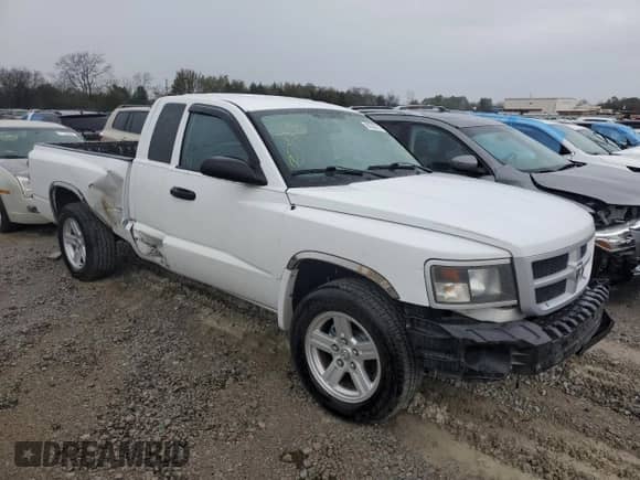 2008 Dodge Dakota Bighorn/Lonestar with VIN 1D7HE32K58S591842, listed as a Copart auction lot 80329714 with 136,882 mi miles and Salvage title. Bid and sale history available at DreamBid. Image 4.