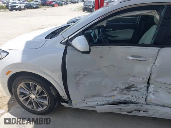 ✅ 2021 Buick Encore GX Essence • VIN: KL4MMFSL3MB181034 • Lot: 42858997. Listed on IAAI with 23,115 mi. Free auction sales archive from the USA and detailed vehicle history report at DreamBid. Image 6.