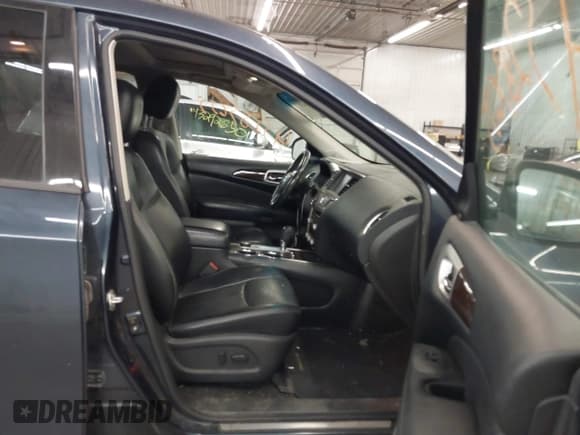 ✅ 2015 Nissan Pathfinder SL • VIN: 5N1AR2MM5FC712851 • Lot: 43283655. Listed on IAAI with 199,532 mi. Free auction sales archive from the USA and detailed vehicle history report at DreamBid. Image 5.