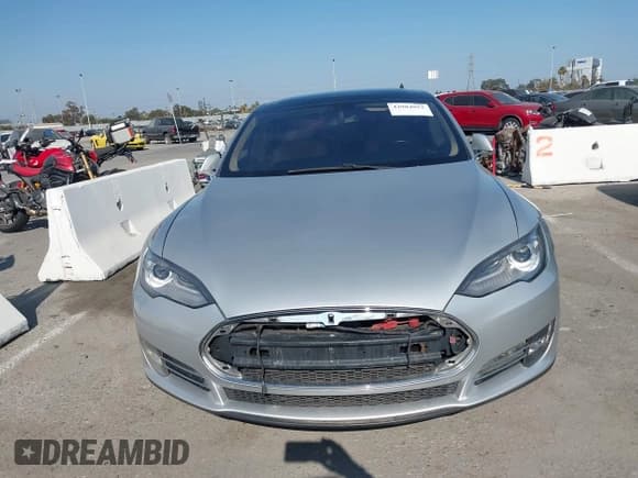✅ 2013 Tesla Model S Performance • VIN: 5YJSA1DP2DFP07627 • Lot: 42984853. Listed on IAAI with 198,551 mi. Free auction sales archive from the USA and detailed vehicle history report at DreamBid. Image 6.