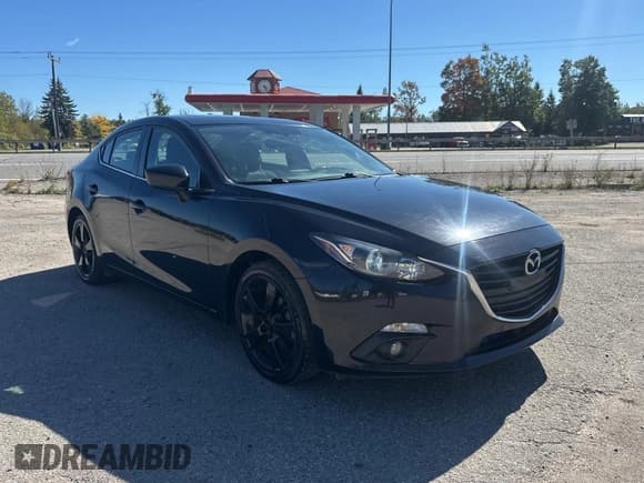 ✅ 2015 Mazda 3 i Touring • VIN: 3MZBM1V74FM132996 • Лот: 84838015. Опубликован ранее на Copart с пробегом 230 000 миль. Бесплатный доступ к архиву аукционных продаж из США и подробный отчёт об истории автомобиля на DreamBid. Изображение 1.