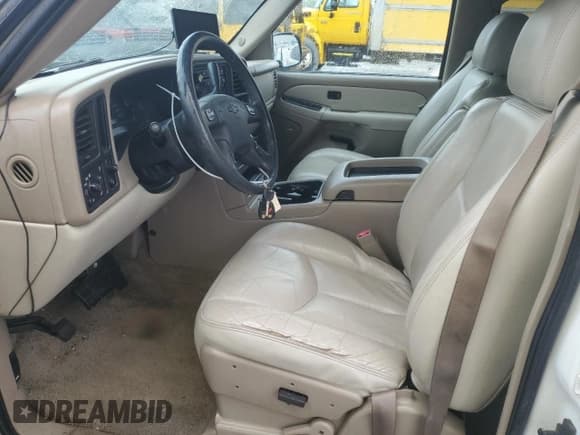 ✅ 2003 Chevrolet Suburban LS • VIN: 3GNEC16Z03G254551 • Лот: 56550425. Опубликован ранее на Copart с пробегом 186 090 миль. Бесплатный доступ к архиву аукционных продаж из США и подробный отчёт об истории автомобиля на DreamBid. Изображение 7.