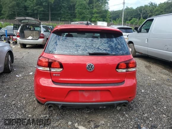 ✅ 2013 Volkswagen Golf GTI • VIN: WVWFD7AJ9DW074485 • Лот: 66264605. Опубликован ранее на Copart с пробегом 121 371 миль. Бесплатный доступ к архиву аукционных продаж из США и подробный отчёт об истории автомобиля на DreamBid. Изображение 6.