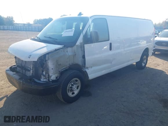 ✅ 2018 Chevrolet Express Cargo • VIN: 1GCWGBFG4J1343766 • Lot: 43645680. Listed on IAAI with 322,094 mi. Free auction sales archive from the USA and detailed vehicle history report at DreamBid. Image 21.