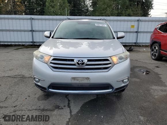 ✅ 2013 Toyota Highlander Plus • VIN: 5TDBK3EH6DS209247 • Лот: 93671325. Опубликован ранее на Copart с пробегом 140 610 миль. Бесплатный доступ к архиву аукционных продаж из США и подробный отчёт об истории автомобиля на DreamBid. Изображение 5.