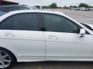 ✅ 2014 Mercedes-Benz C 250 Sport • VIN: WDDGF4HB0EA958816 • Lot: 42150390. Wystawiony na IAAI z przebiegiem 89 358 mil. Bezpłatny archiwum sprzedaży aukcyjnych z USA i szczegółowy raport historii pojazdu na DreamBid. Zdjęcie 14.