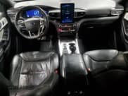 ✅ 2020 Ford Explorer ST • VIN: 1FM5K8GC6LGB32170 • Lot: 90241695. Wystawiony na Copart z przebiegiem 80 513 mil. Bezpłatny archiwum sprzedaży aukcyjnych z USA i szczegółowy raport historii pojazdu na DreamBid. Zdjęcie 8.