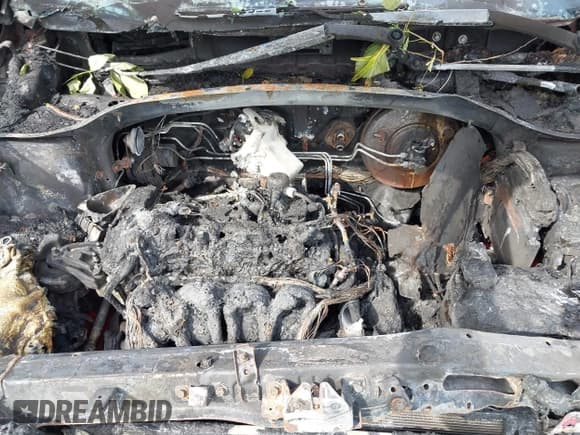 ✅ 2015 Hyundai Santa Fe • VIN: 5XYZUDLB4FG294425 • Lot: 42642628. Listed on IAAI with 89,000 mi. Free auction sales archive from the USA and detailed vehicle history report at DreamBid. Image 10.