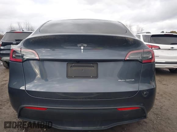 ✅ 2023 Tesla Model Y Long Range • VIN: 7SAYGDEE1PA067194 • Lot: 43689576. Listed on IAAI with 18,136 mi. Free auction sales archive from the USA and detailed vehicle history report at DreamBid. Image 16.