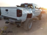 ✅ 2018 Chevrolet Silverado 2500HD LTZ • VIN: 1GC1KWEY0JF184077 • Lot: 43354926. Wystawiony na IAAI z przebiegiem 226 940 mil. Bezpłatny archiwum sprzedaży aukcyjnych z USA i szczegółowy raport historii pojazdu na DreamBid. Zdjęcie 4.