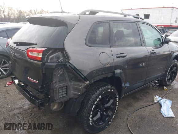 ✅ 2018 Jeep Cherokee Trailhawk • VIN: 1C4PJMBB3JD516090 • Лот: 41460960. Опубликован ранее на IAAI с пробегом 97 639 миль. Бесплатный доступ к архиву аукционных продаж из США и подробный отчёт об истории автомобиля на DreamBid. Изображение 4.