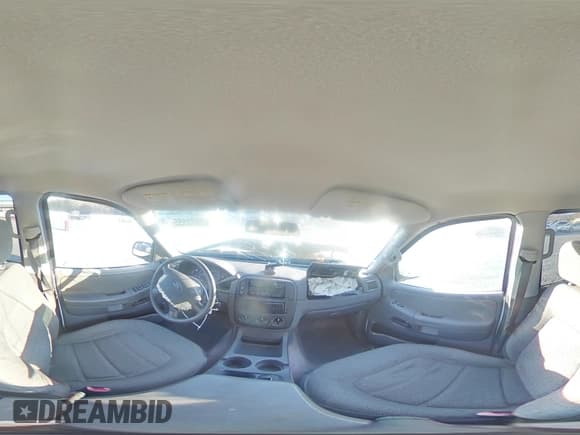 ✅ 2004 Ford Explorer XLS • VIN: 1FMZU72K54ZA73493 • Lot: 92523555. Wystawiony na Copart z przebiegiem 138 276 mil. Bezpłatny archiwum sprzedaży aukcyjnych z USA i szczegółowy raport historii pojazdu na DreamBid. Zdjęcie 16.