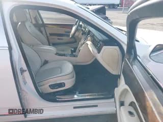 ✅ 2014 Bentley Mulsanne • VIN: SCBBB7ZH3EC018795 • Lot: 42435333. Wystawiony na IAAI z przebiegiem 137 956 mil. Bezpłatny archiwum sprzedaży aukcyjnych z USA i szczegółowy raport historii pojazdu na DreamBid. Zdjęcie 5.