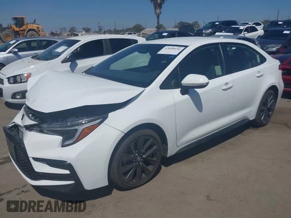 ✅ 2025 Toyota Corolla Hybrid LE • VIN: JTDBCMFE4S3072251 • Lot: 43050036. Listed on IAAI with 28,917 mi. Free auction sales archive from the USA and detailed vehicle history report at DreamBid. Image 17.