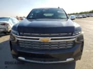 ✅ 2023 Chevrolet Suburban Premier • VIN: 1GNSKFKDXPR331977 • Lot: 80041644. Wystawiony na Copart z przebiegiem 56 981 mil. Bezpłatny archiwum sprzedaży aukcyjnych z USA i szczegółowy raport historii pojazdu na DreamBid. Zdjęcie 5.