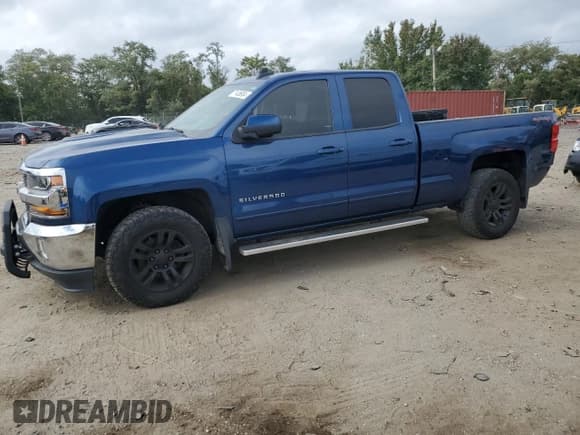 ✅ 2017 Chevrolet Silverado 1500 LT • VIN: 1GCVKREH2HZ115161 • Лот: 71436934. Опубликован ранее на Copart с пробегом 119 501 миль. Бесплатный доступ к архиву аукционных продаж из США и подробный отчёт об истории автомобиля на DreamBid. Изображение 1.