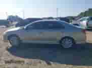 2013 Toyota Camry L с VIN 4T4BF1FK5DR330318, выставлен на аукционе IAAI как лот 42447106 с пробегом 135 608 миль миль и . История ставок и продаж доступна на DreamBid. Изображение 14.