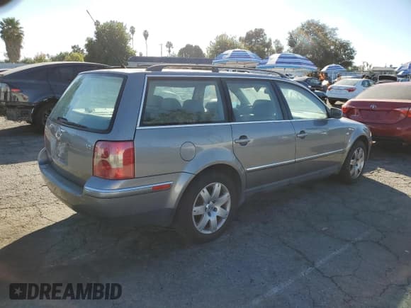 ✅ 2003 Volkswagen Passat GLX • VIN: WVWWH63B33E363354 • Lot: 78845194. Wystawiony na Copart z przebiegiem 33 704 mil. Bezpłatny archiwum sprzedaży aukcyjnych z USA i szczegółowy raport historii pojazdu na DreamBid. Zdjęcie 3.