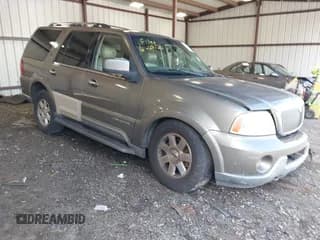 ✅ 2004 Lincoln Navigator Luxury • VIN: 5LMFU28R24LJ19050 • Lot: 42707120. Wystawiony na IAAI z przebiegiem 449 149 mil. Bezpłatny archiwum sprzedaży aukcyjnych z USA i szczegółowy raport historii pojazdu na DreamBid. Zdjęcie 1.