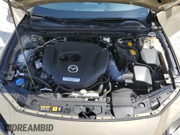 ✅ 2024 Mazda 3 Carbon Edition • VIN: JM1BPBYY4R1704817 • Lot: 82060155. Wystawiony na Copart z przebiegiem 8 435 mil. Bezpłatny archiwum sprzedaży aukcyjnych z USA i szczegółowy raport historii pojazdu na DreamBid. Zdjęcie 11.