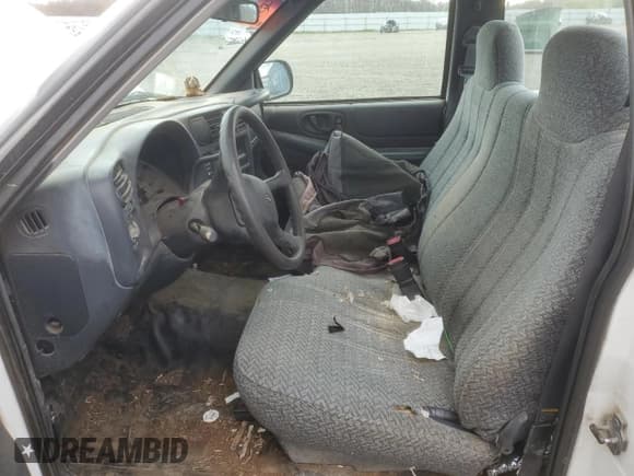 ✅ 1999 Chevrolet S-10 LS • VIN: 1GCCS14X9XK195499 • Lot: 46617155. Listed on Copart with 121,478 mi. Free auction sales archive from the USA and detailed vehicle history report at DreamBid. Image 7.