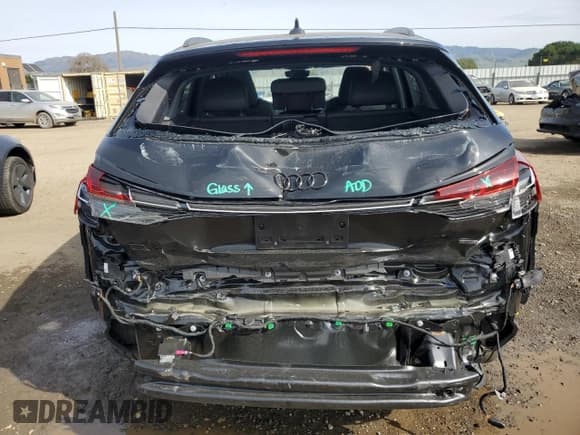 ✅ 2022 Audi Q4 e-tron Premium Plus • VIN: WA1L2BFZ0NP053203 • Лот: 44557355. Опубликован ранее на Copart с пробегом 14 633 миль. Бесплатный доступ к архиву аукционных продаж из США и подробный отчёт об истории автомобиля на DreamBid. Изображение 6.