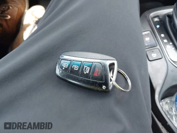 ✅ 2014 Hyundai Santa Fe • VIN: 5XYZUDLB1EG227778 • Lot: 43033757. Listed on IAAI with 135,496 mi. Free auction sales archive from the USA and detailed vehicle history report at DreamBid. Image 11.