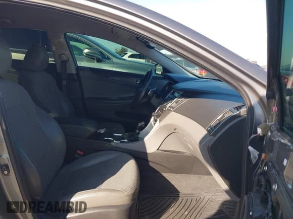 ✅ 2011 Hyundai Sonata Limited • VIN: 5NPEC4AB5BH186936 • Lot: 43639668. Listed on IAAI with 151,831 mi. Free auction sales archive from the USA and detailed vehicle history report at DreamBid. Image 5.