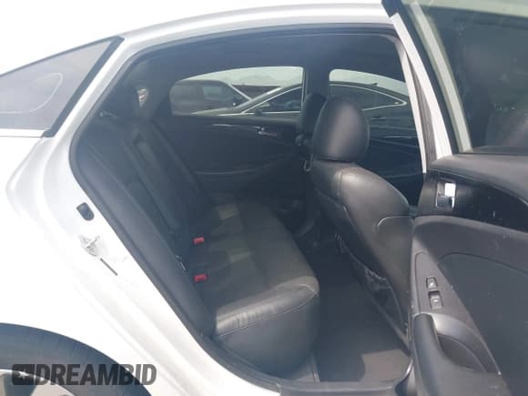 ✅ 2014 Hyundai Sonata SE • VIN: 5NPEC4AC7EH881416 • Лот: 42916557. Опубликован ранее на IAAI с пробегом 110 062 миль. Бесплатный доступ к архиву аукционных продаж из США и подробный отчёт об истории автомобиля на DreamBid. Изображение 8.