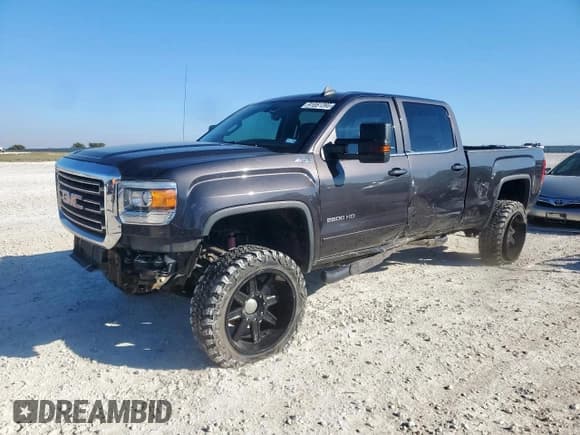 ✅ 2015 GMC Sierra 2500HD SLE • VIN: 1GT12YEGXFF588627 • Lot: 91051395. Listed on Copart with 148,066 mi. Free auction sales archive from the USA and detailed vehicle history report at DreamBid. Image 1.