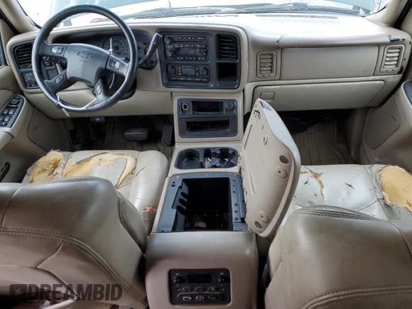 ✅ 2003 Chevrolet Suburban LT • VIN: 1GNFK16ZX3J130048 • Лот: 45000935. Опубликован ранее на Copart с пробегом 322 957 миль. Бесплатный доступ к архиву аукционных продаж из США и подробный отчёт об истории автомобиля на DreamBid. Изображение 8.