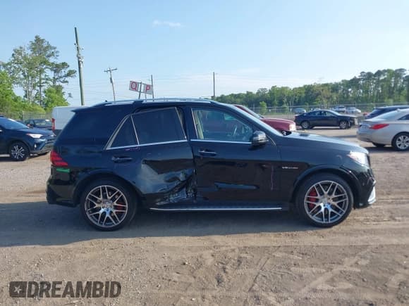 ✅ 2018 Mercedes-Benz GLE 63 S AMG • VIN: 4JGDA7FB1JB072195 • Лот: 42228802. Опубликован ранее на IAAI с пробегом 69 486 миль. Бесплатный доступ к архиву аукционных продаж из США и подробный отчёт об истории автомобиля на DreamBid. Изображение 13.