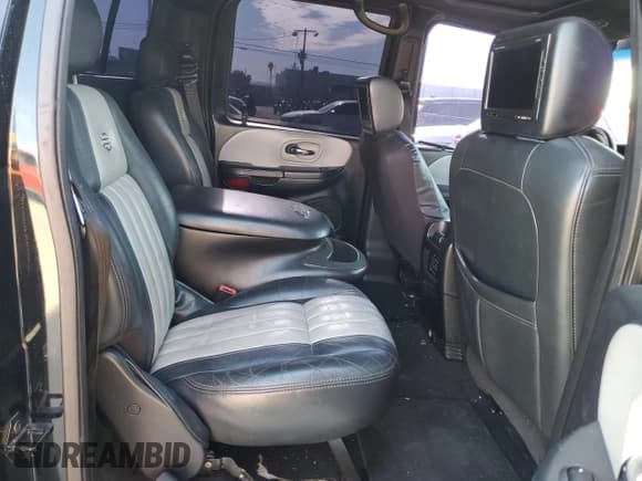 ✅ 2003 Ford F-150 Harley-Davidson • VIN: 1FTRW07333KC91740 • Lot: 45636205. Listed on Copart with 175,945 mi. Free auction sales archive from the USA and detailed vehicle history report at DreamBid. Image 10.