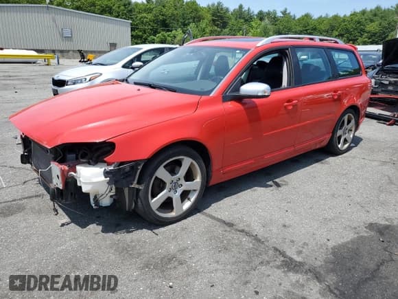✅ 2010 Volvo V70 • VIN: YV1960BW8A1120707 • Lot: 60915065. Listed on Copart with 256,211 mi. Free auction sales archive from the USA and detailed vehicle history report at DreamBid. Image 1.