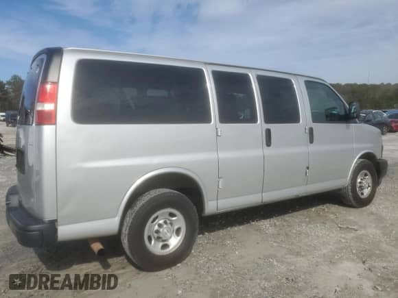 2018 Chevrolet Express Passenger LS с VIN 1GAWGEFG5J1209925, выставлен на аукционе Copart как лот 44695785 с пробегом 95 825 миль миль и Чистый • Clean title. История ставок и продаж доступна на DreamBid. Изображение 3.