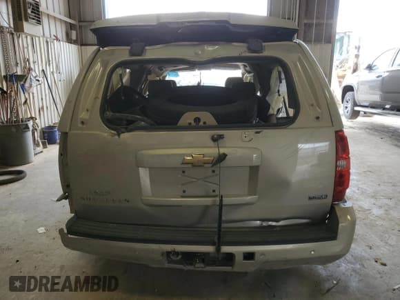 ✅ 2007 Chevrolet Suburban LT • VIN: 1GNFK16347J340159 • Lot: 68147024. Wystawiony na Copart z przebiegiem Nie podano. Bezpłatny archiwum sprzedaży aukcyjnych z USA i szczegółowy raport historii pojazdu na DreamBid. Zdjęcie 6.