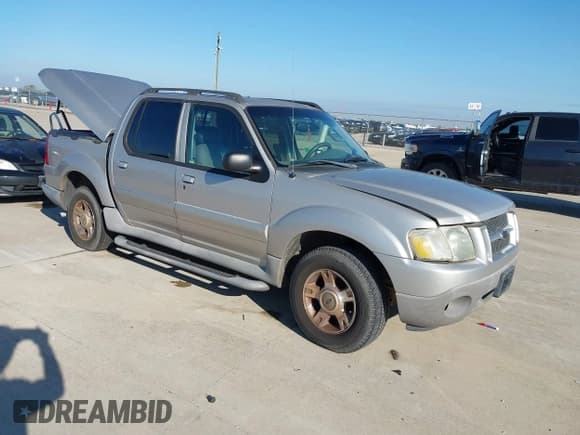 ✅ 2003 Ford Explorer Sport Trac XLS • VIN: 1FMZU67E63UB07532 • Lot: 43551766. Wystawiony na IAAI z przebiegiem 239 961 mil. Bezpłatny archiwum sprzedaży aukcyjnych z USA i szczegółowy raport historii pojazdu na DreamBid. Zdjęcie 1.