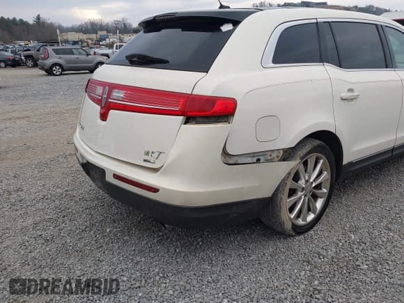 ✅ 2012 Lincoln MKT EcoBoost • VIN: 2LMHJ5AT3CBL54703 • Лот: 43752632. Опубликован ранее на IAAI с пробегом 212 934 миль. Бесплатный доступ к архиву аукционных продаж из США и подробный отчёт об истории автомобиля на DreamBid. Изображение 6.