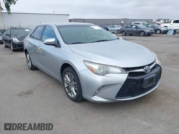 2016 Toyota Camry SE z VIN 4T1BF1FK3GU128947, wystawiony jako IAAI lot #43441717 z przebiegiem 135 744 mil mil oraz . Historia ofert i sprzedaży dostępna na DreamBid. Obrazek 1.