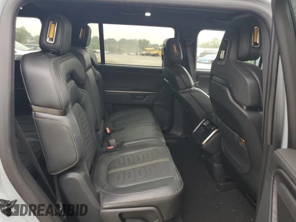 ✅ 2025 Rivian R1S Adventure • VIN: 7PDSGBBA3SN066045 • Lot: 83964445. Listed on Copart with 19,119 mi. Free auction sales archive from the USA and detailed vehicle history report at DreamBid. Image 11.