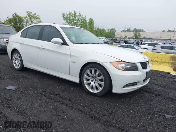 ✅ 2006 BMW 3 Series 330i • VIN: WBAVB33576KR75274 • Lot: 42199223. Listed on IAAI with 83,539 mi. Free auction sales archive from the USA and detailed vehicle history report at DreamBid. Image 1.