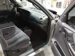 ✅ 2000 Dodge Dakota Sport • VIN: 1B7GL22N8YS723458 • Lot: 41783869. Wystawiony na IAAI z przebiegiem 143 561 mil. Bezpłatny archiwum sprzedaży aukcyjnych z USA i szczegółowy raport historii pojazdu na DreamBid. Zdjęcie 5.