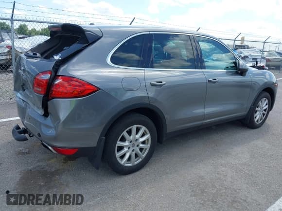 ✅ 2014 Porsche Cayenne • VIN: WP1AA2A2XELA91523 • Lot: 42538298. Wystawiony na IAAI z przebiegiem 67 001 mil. Bezpłatny archiwum sprzedaży aukcyjnych z USA i szczegółowy raport historii pojazdu na DreamBid. Zdjęcie 4.