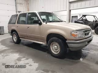1995 Ford Explorer Eddie Bauer z VIN 1FMDU34X3SUB07503, wystawiony jako IAAI lot #42789086 z przebiegiem 192 141 mil mil oraz . Historia ofert i sprzedaży dostępna na DreamBid. Obrazek 1.
